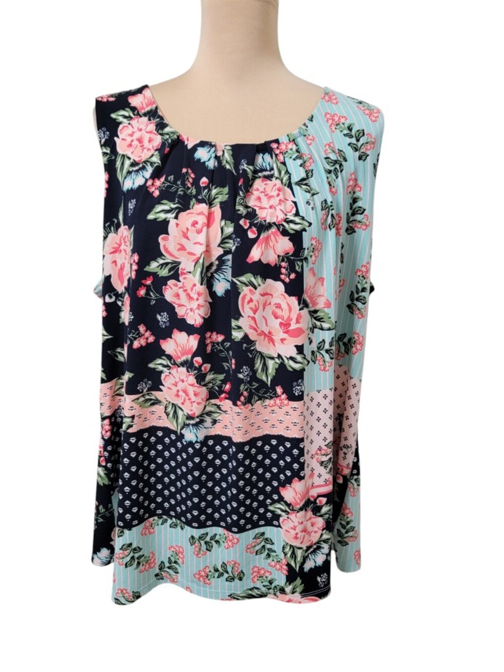 Charter Club Size 2X Intrepid Blue Pleated Neck Floral Print Sleeveless Top